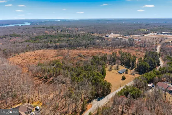 402 Oak Grove Dr, MINERAL, VA 23117