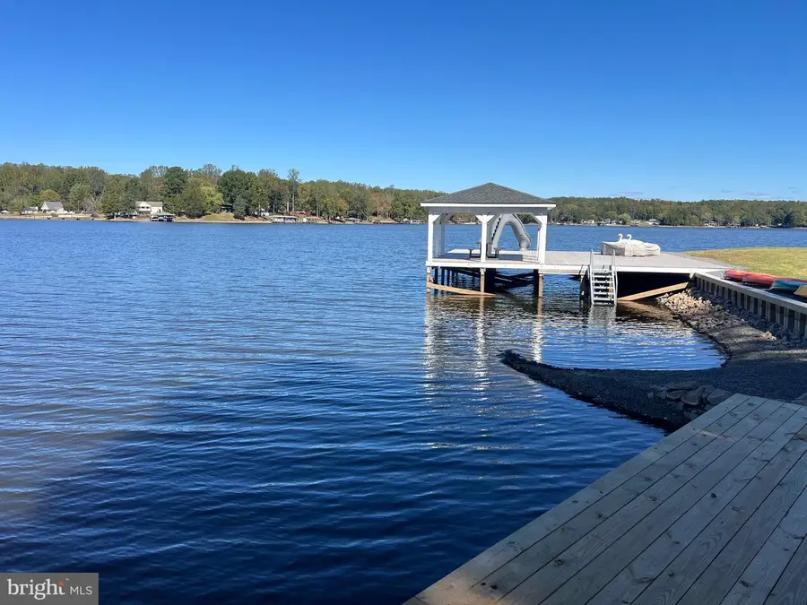 1134 S Lakeshore Dr, Louisa, VA 23093 - #3