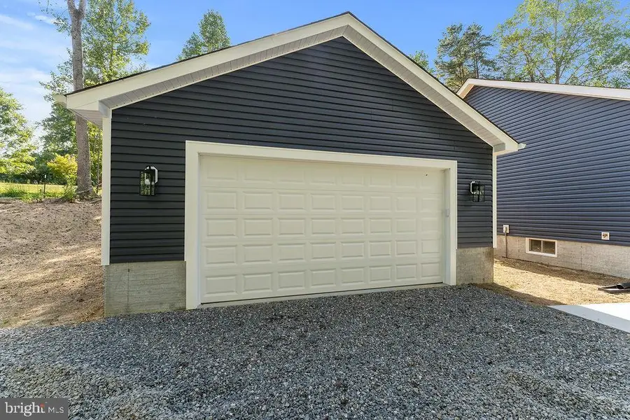 95 Woodland Shores Dr, Louisa, VA 23093 - #3