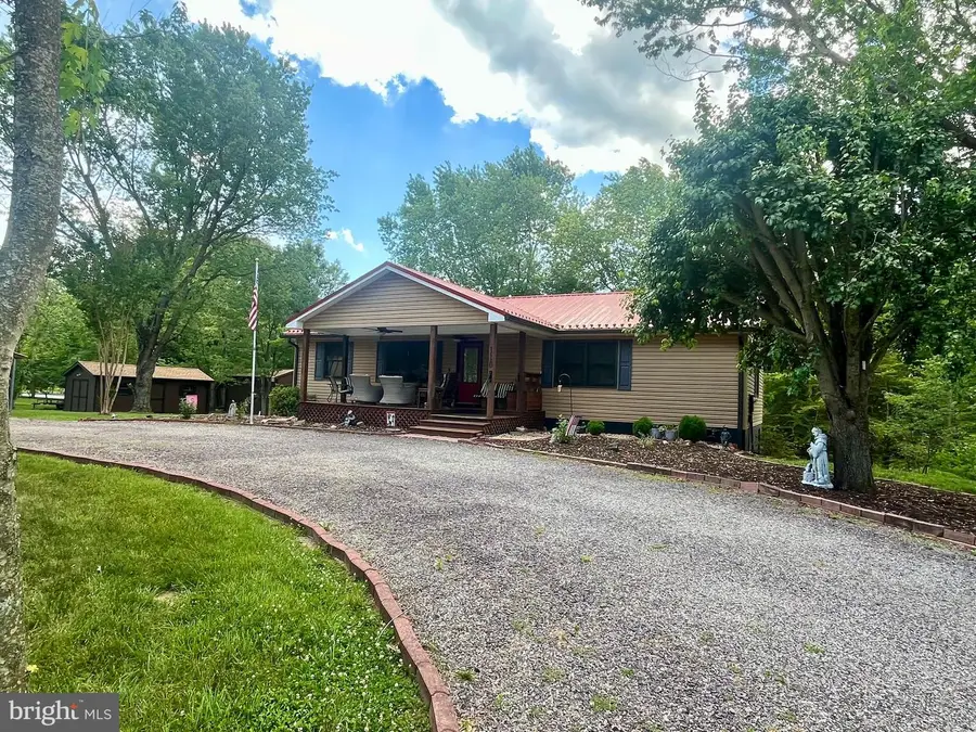 110 Patrick Henry Dr, Louisa, VA 23093 - #3
