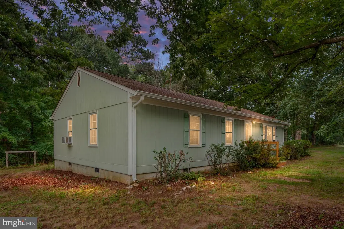 1564 Bethany Church Rd, Bumpass, VA 23024 - #1