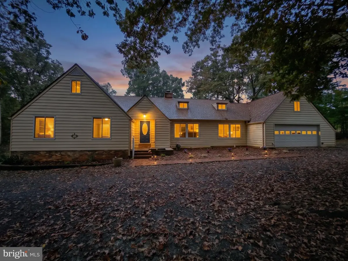 405 Walnut Shade Rd, Louisa, VA 23093 - #1
