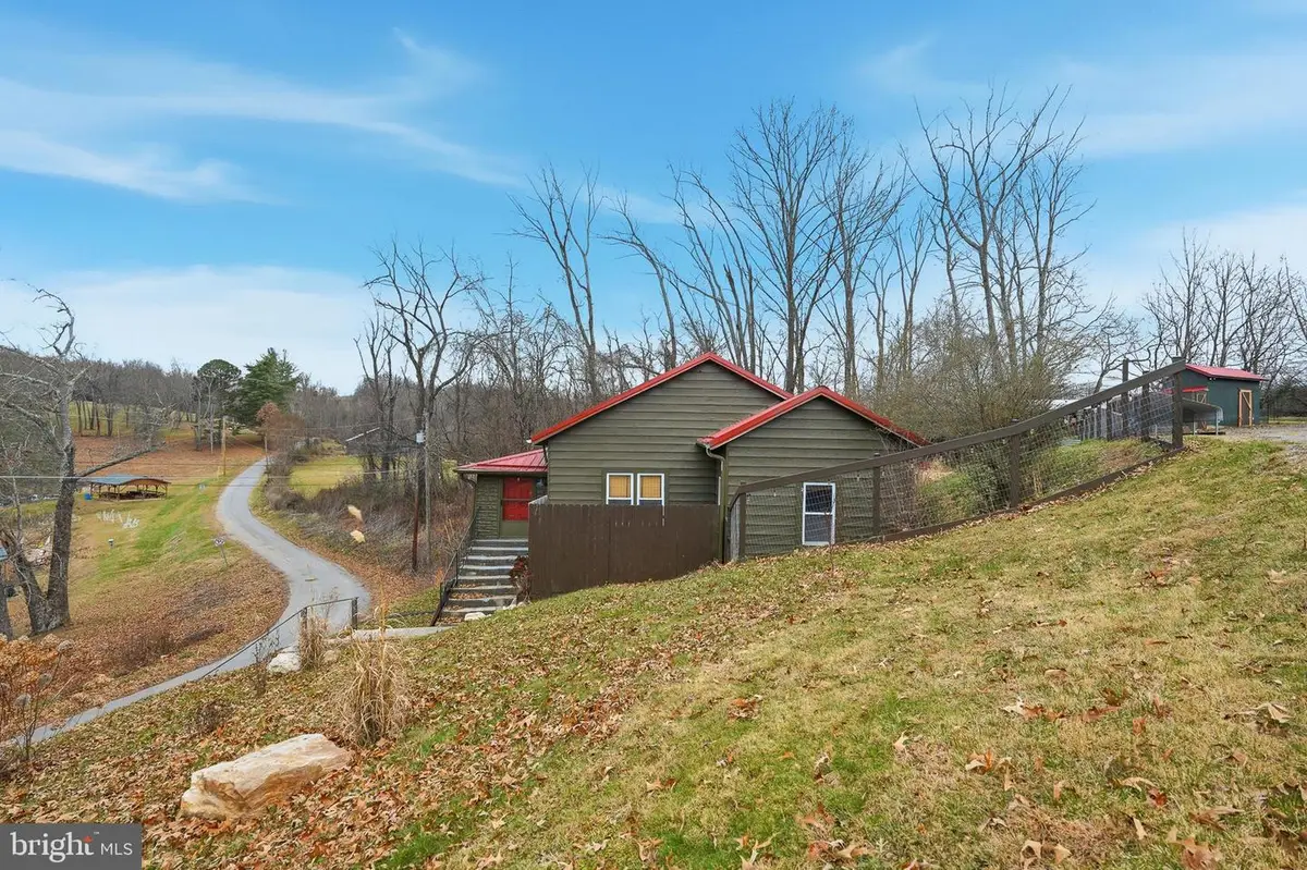 208 Collins Rd, Jonesville, VA 24263 - #1