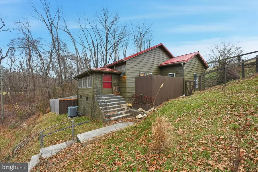 208 Collins Rd, Jonesville, VA 24263 - #3