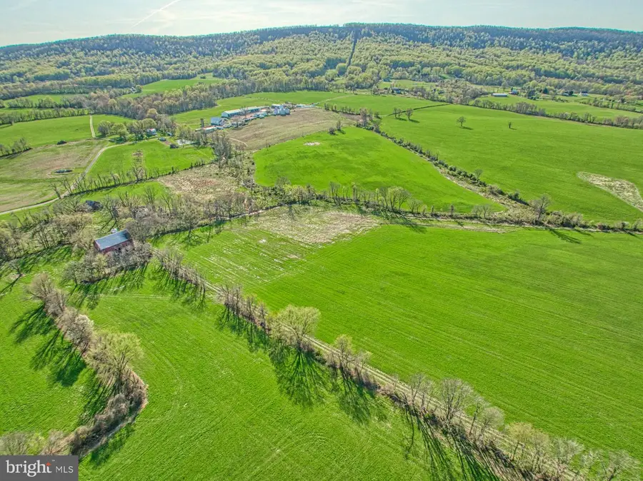 12347 Axline Rd, Lovettsville, VA 20180 - Image #2