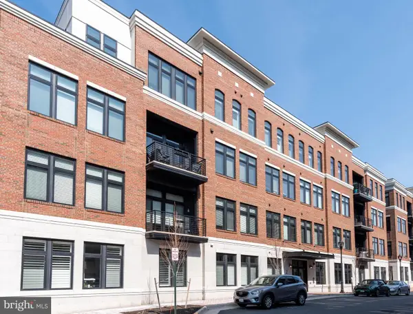 2 Stationmaster St Se #302, LEESBURG, VA 20175