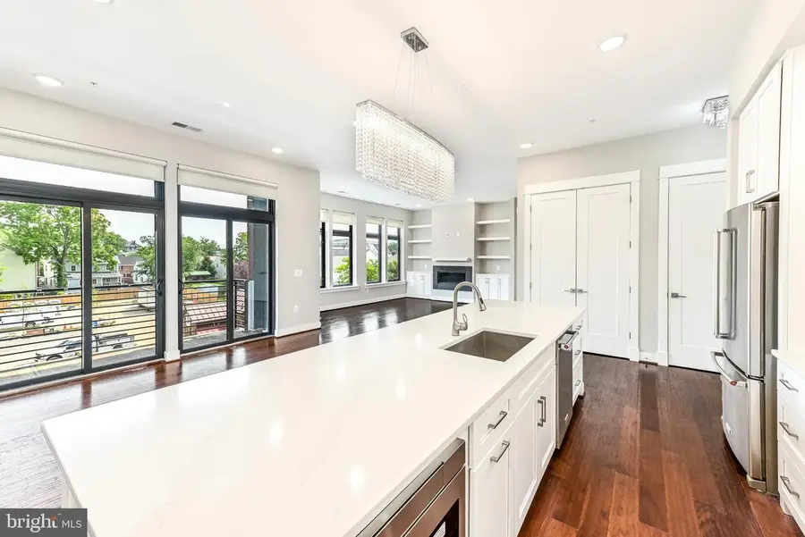 2 Stationmaster St Se #302, Leesburg, VA 20175 - #2