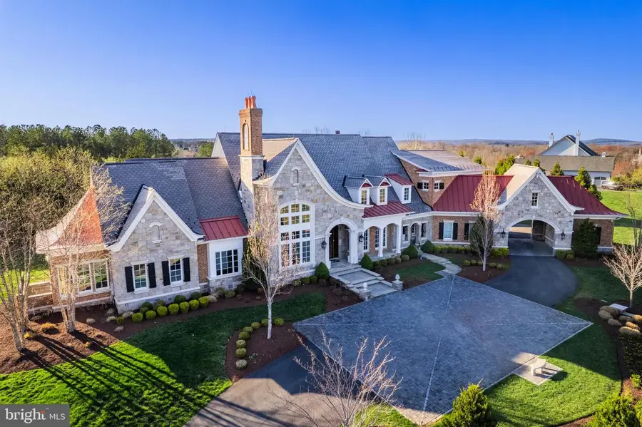 22577 Creighton Farms Dr, Leesburg, VA 20175 - Image #2