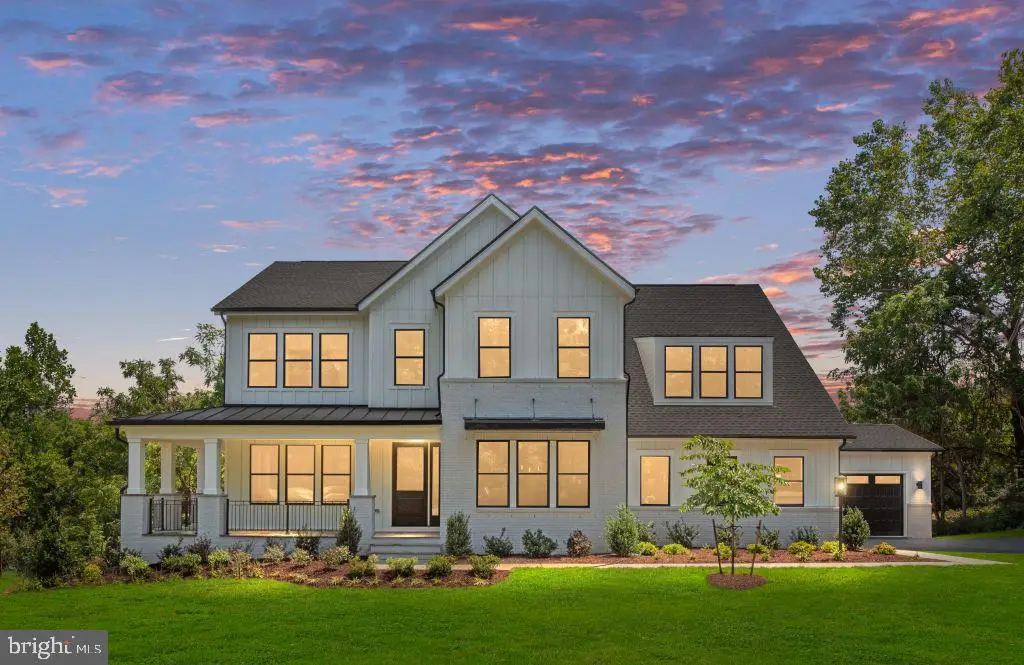 18698 Woodburn Rd, Leesburg, VA 20175 - Image #1