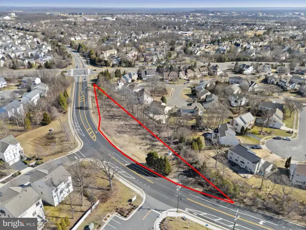 20576 Ashburn Rd, ASHBURN, VA 20147