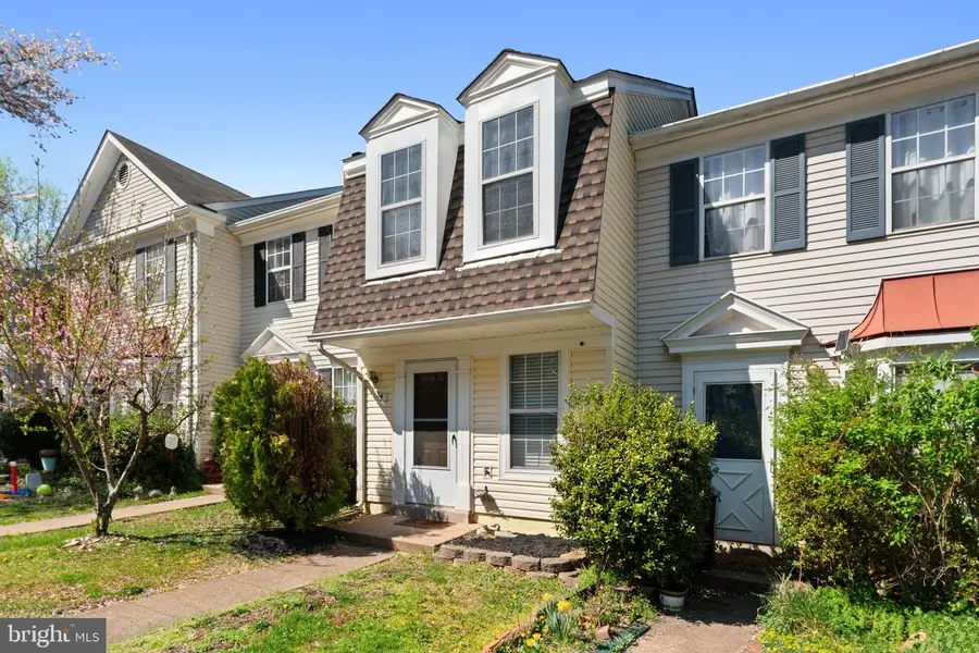 34 Palmer Ct, Sterling, VA 20165 - Image #3