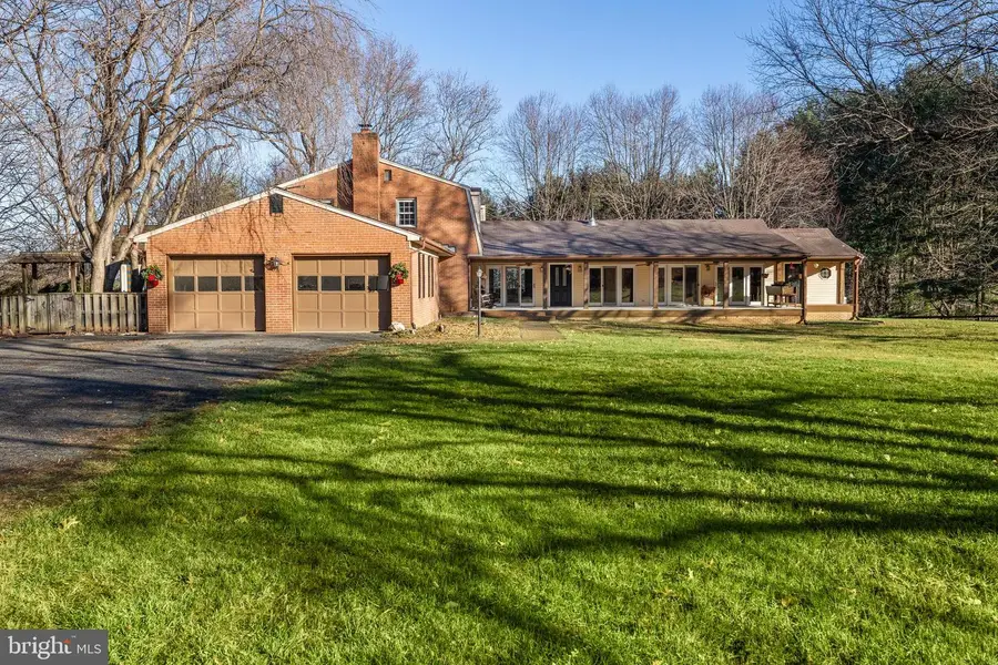 42024 Brightwood Ln, Leesburg, VA 20176 - Image #2