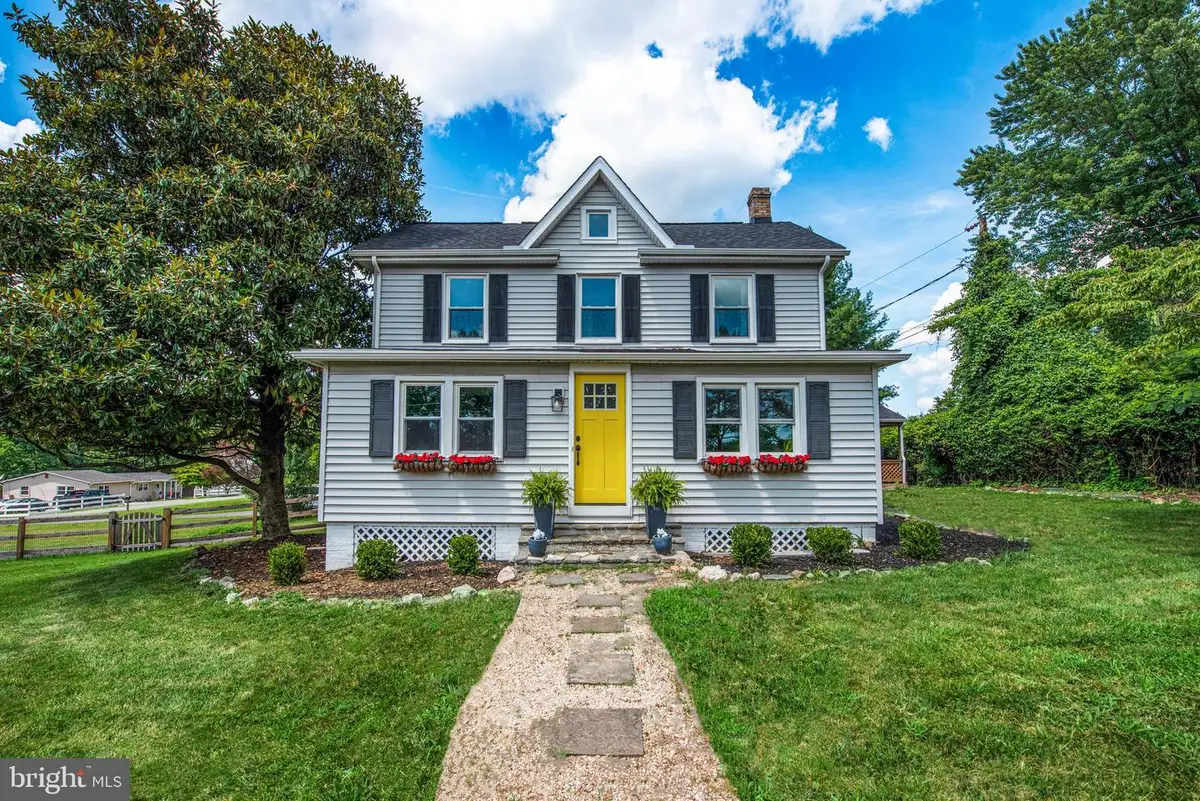 411 E A St, Purcellville, VA 20132 - Image #1