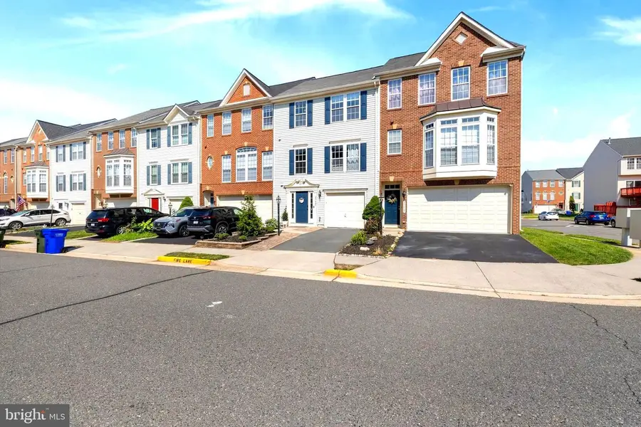 25427 Elm Ter, Aldie, VA 20105 - Image #2