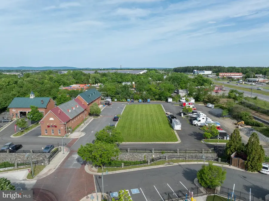 43140 Town Hall Plz, Chantilly, VA 20152 - Image #2