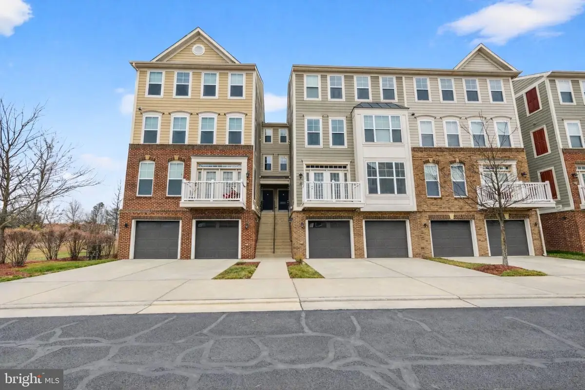 43368 Town Gate Sq, Chantilly, VA 20152 - Image #1