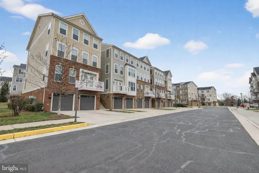 43368 Town Gate Sq, Chantilly, VA 20152 - Image #2