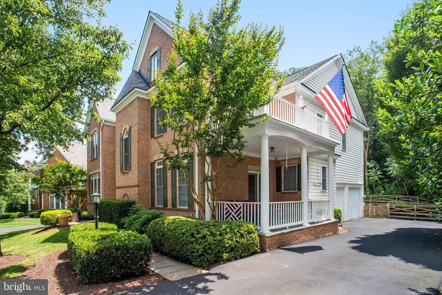 19126 Stream Crossing Ct, Leesburg, VA 20176 - Image #2