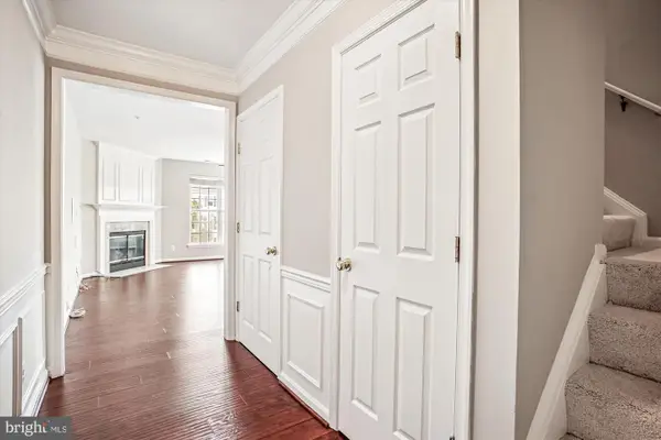 45495 Caboose Ter #302, STERLING, VA 20166