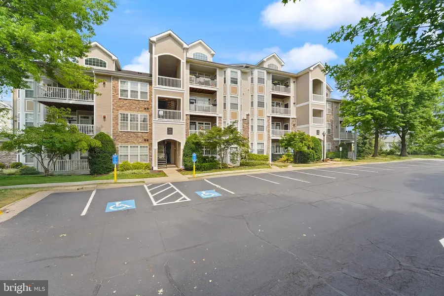 502 Sunset View Ter Se #107, Leesburg, VA 20175 - Image #2