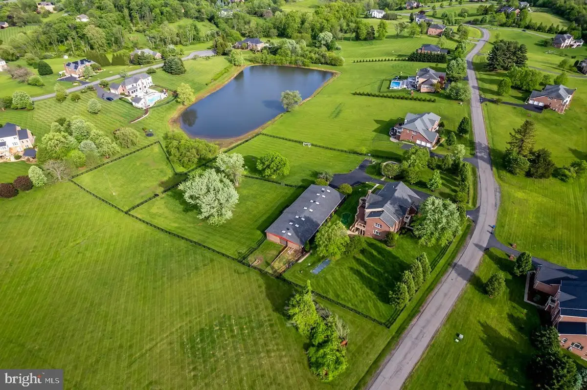 41113 Canongate Dr, Leesburg, VA 20175 - #1