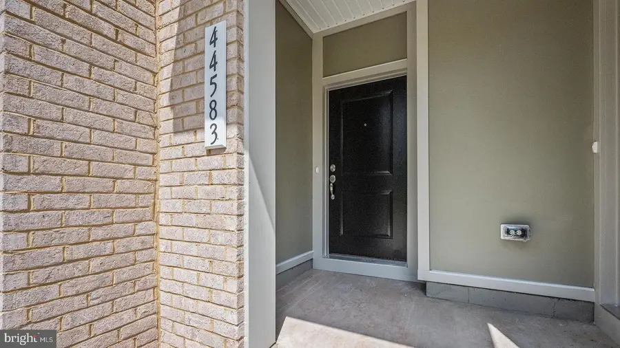 44583 Strabane Ter, Ashburn, VA 20147 - Image #2