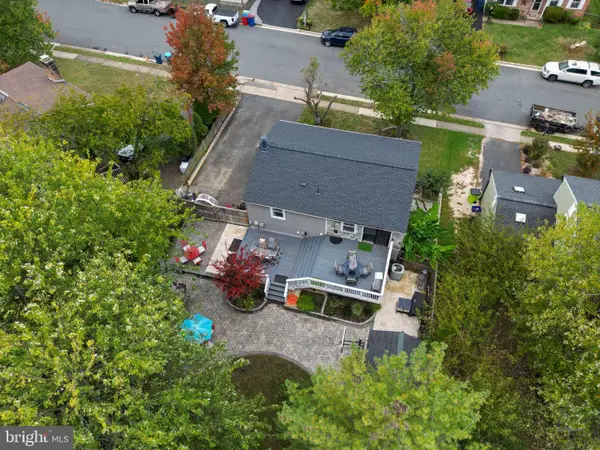 102 N Garfield Rd, STERLING, VA 20164