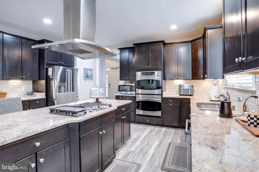 25184 Crested Wheat Dr, Aldie, VA 20105 - Image #2