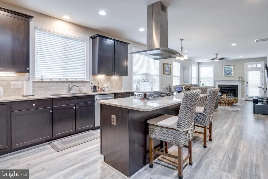 25184 Crested Wheat Dr, Aldie, VA 20105 - Image #3