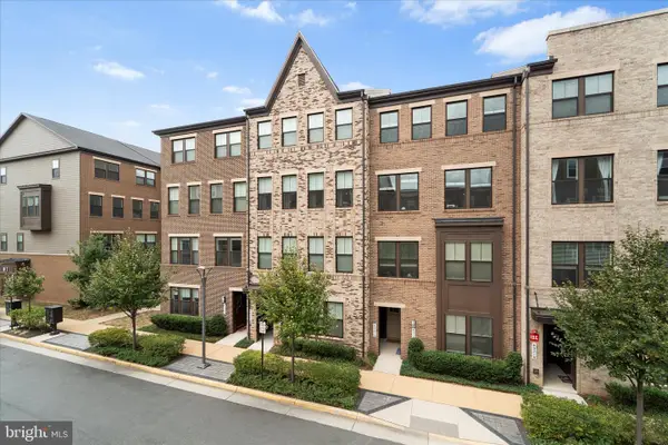 45206 Lettermore Sq, STERLING, VA 20166