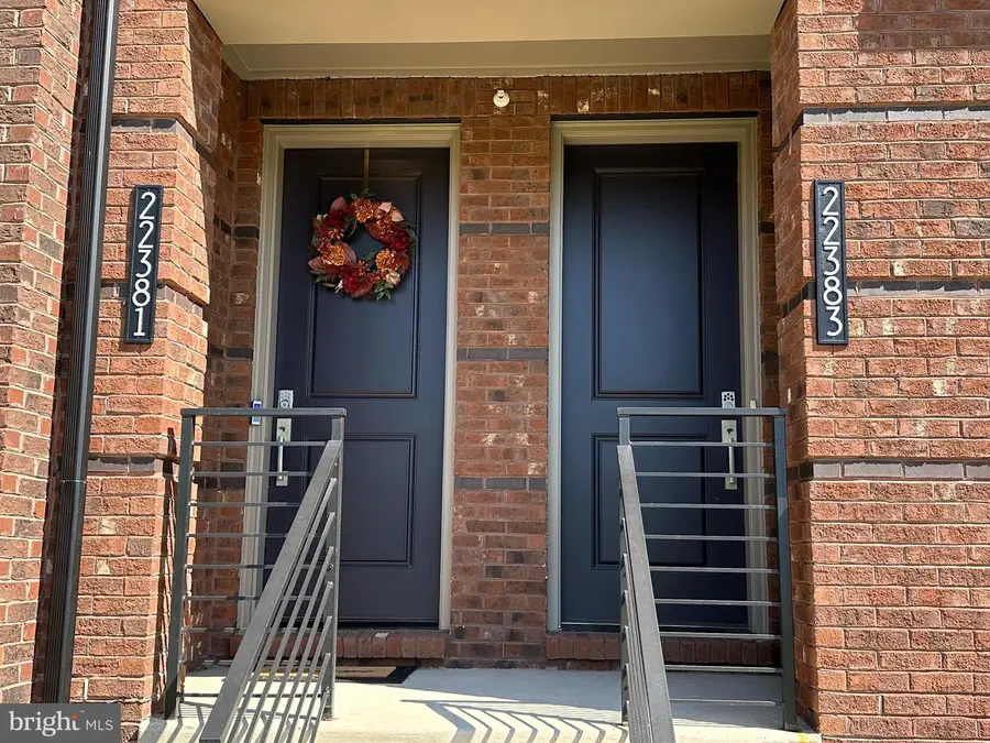 22381 Roanoke Rise Ter, Ashburn, VA 20148 - Image #2