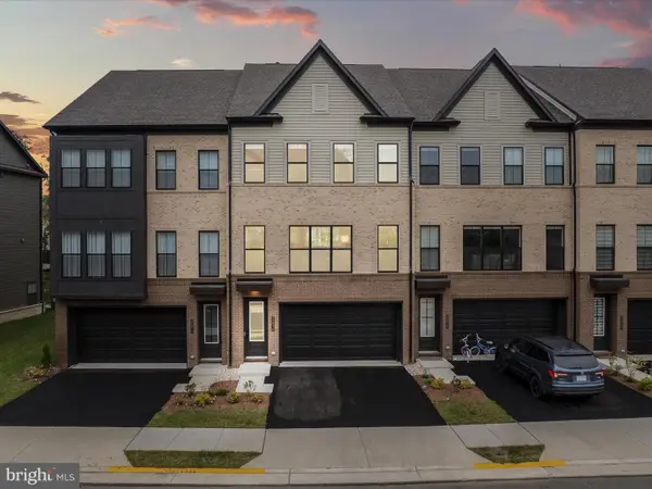 22976 Copper Tree Ter, ASHBURN, VA 20148