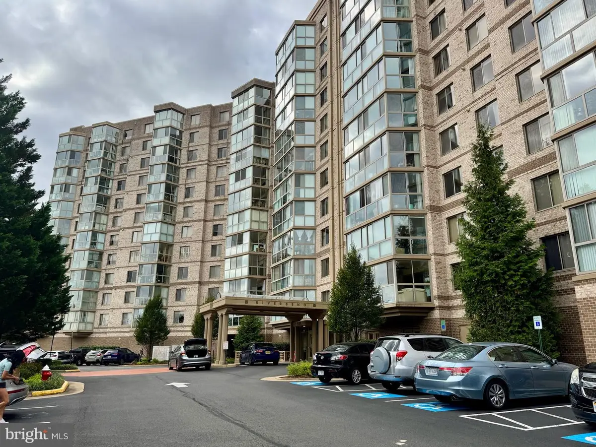 19385 Cypress Ridge Ter #815, Leesburg, VA 20176 - Image #1