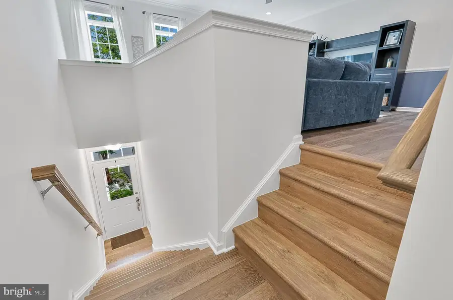 604 Savile Row Ter, Purcellville, VA 20132 - Image #3