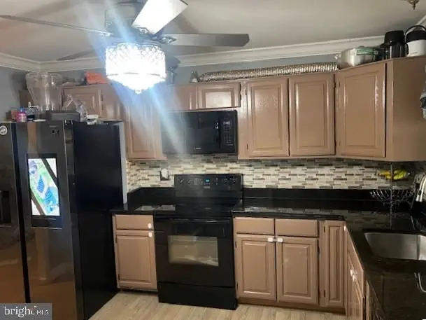 304 E Gordon St E, Sterling, VA 20164 - Image #3