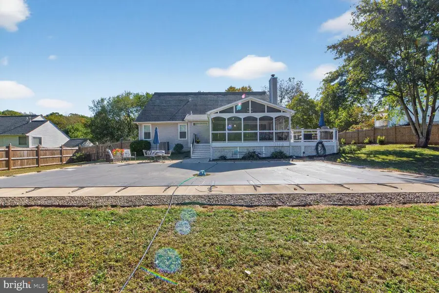 35570 Sassafras Dr, Round Hill, VA 20141 - Image #2