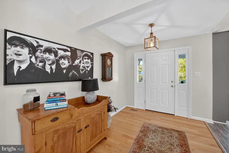 35570 Sassafras Dr, Round Hill, VA 20141 - Image #3