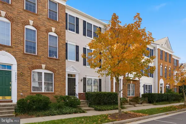 42799 Sykes Ter, CHANTILLY, VA 20152