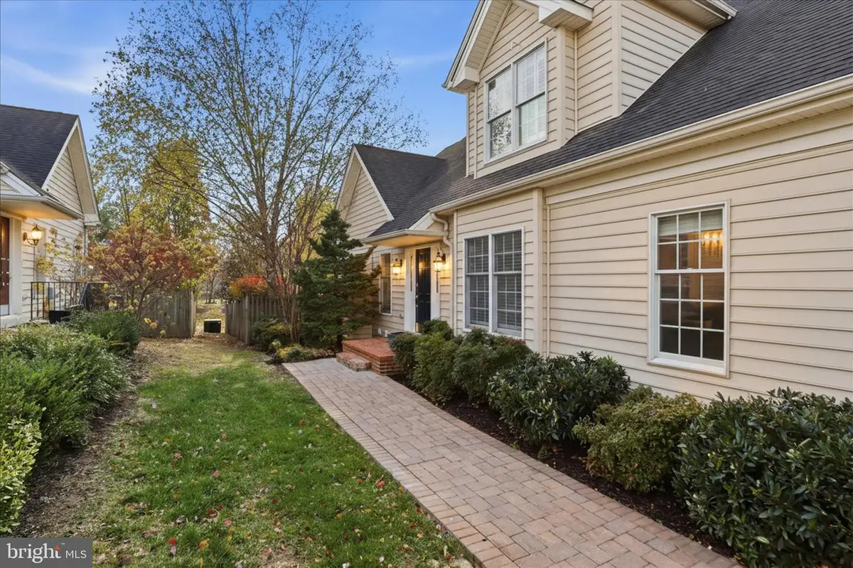 42983 Pascale Ter, Ashburn, VA 20148 - Image #1