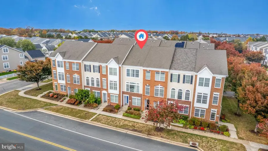 25065 Riding Center Dr, Chantilly, VA 20152 - Image #2