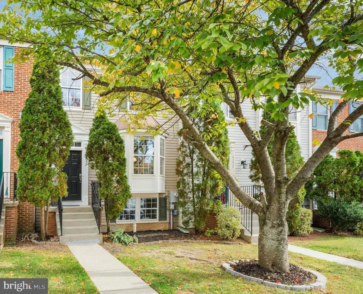 23032 Potomac Hill Sq, Sterling, VA 20166 - #1