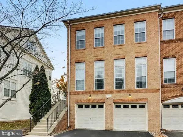 41863 Cinnabar Sq, ALDIE, VA 20105