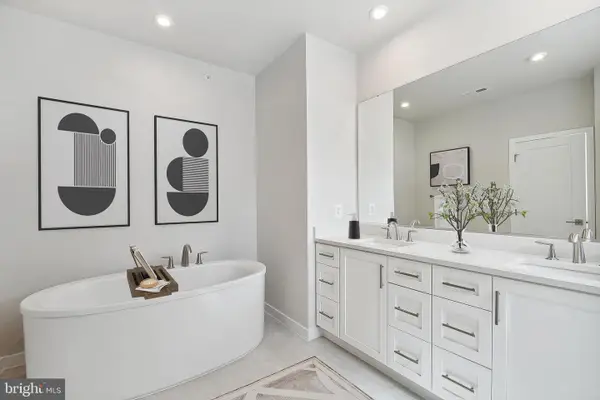 22130 Little Mountain Ter, ASHBURN, VA 20148