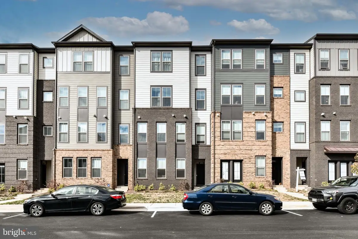 45922 Swallow Ter, Sterling, VA 20165 - Image #1