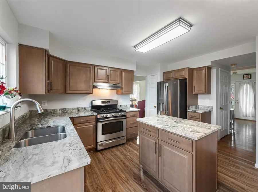 20956 Hollyberry Ct, Ashburn, VA 20147 - Image #3