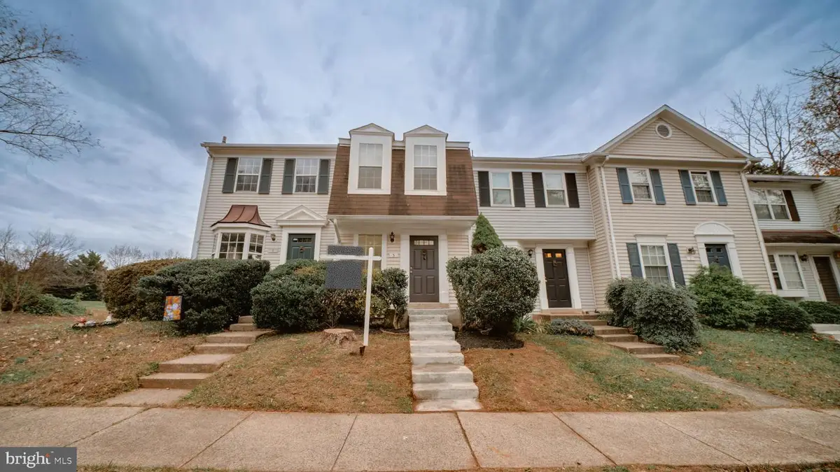 3 Palmer Ct, Sterling, VA 20165 - Image #1