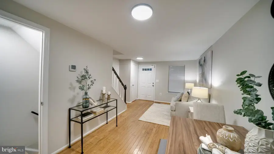 3 Palmer Ct, Sterling, VA 20165 - Image #3