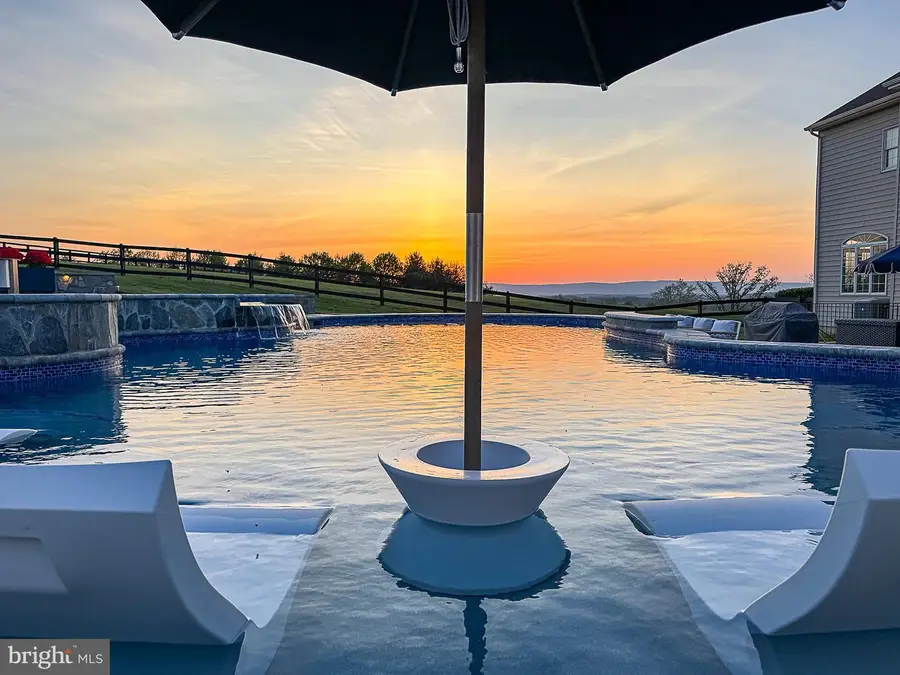 15097 Barlow Dr, Waterford, VA 20197 - Image #2