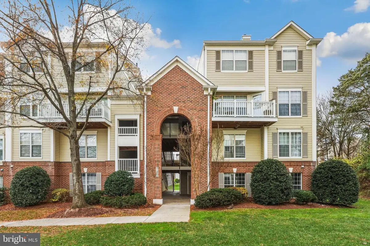 21845 Baldwin Sq #101, Sterling, VA 20164 - Image #1
