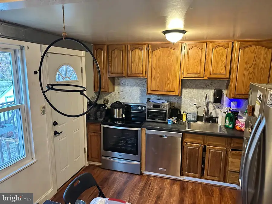 1107 E Beech Rd, Sterling, VA 20164 - Image #2